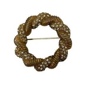 Vintage Signed Bellini Gold Tone Wreath Brooch Pin Intricate Rhinestone Design
